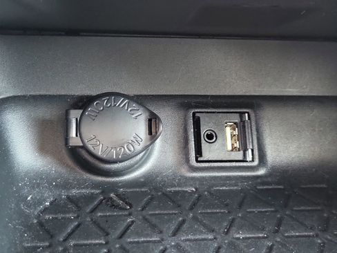 Used 2019 Toyota RAV4 XLE image 29