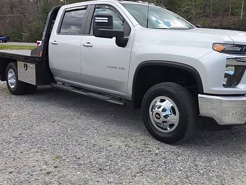 Used 2022 Chevrolet Silverado 3500 LT w/ Convenience Package AWD/4WD image 9