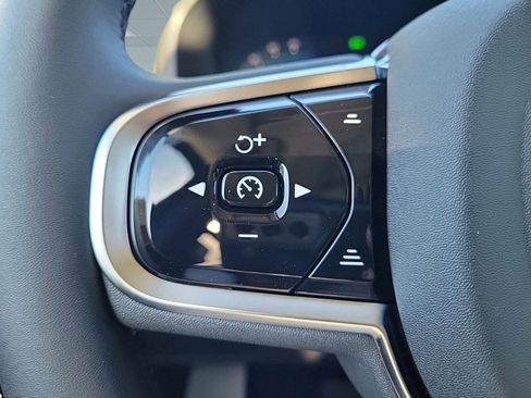 New 2024 Volvo XC90 T8 Plus w/ Protection Package Premier image 16