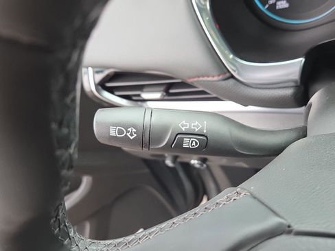 Used 2023 Chevrolet Traverse RS image 27