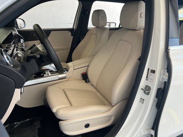 Used 2025 Mercedes-Benz EQB 300 4MATIC image 39