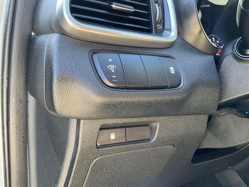 Used 2020 Kia Sorento AWD V6 image 25