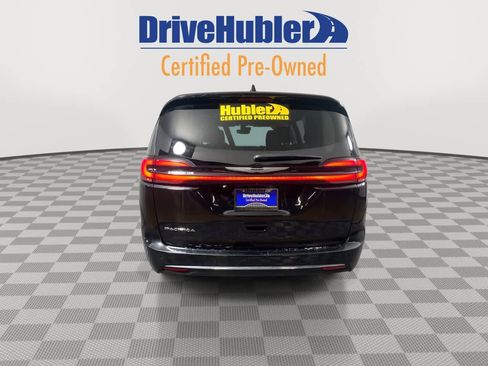 Used 2024 Chrysler Pacifica Touring-L image 7