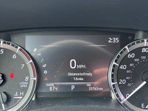 Used 2023 Toyota Highlander LE AWD/4WD image 13