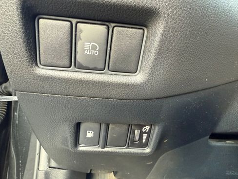 Used 2018 Toyota C-HR XLE image 12