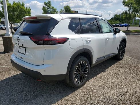 New 2026 Nissan Rogue Dark Armor FWD image 4