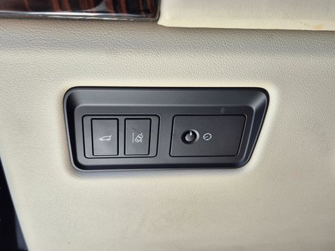 Used 2017 Land Rover Range Rover HSE AWD/4WD image 31