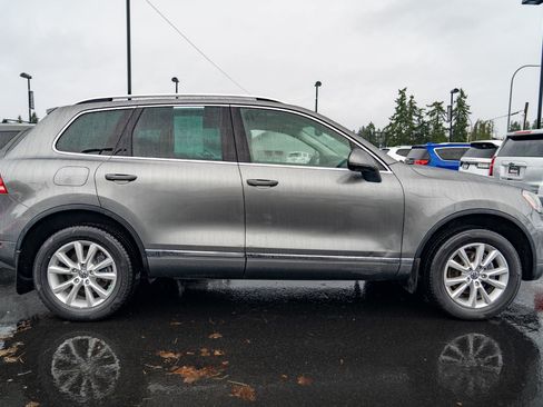 Used 2014 Volkswagen Touareg Sport AWD/4WD image 9