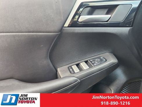 Used 2023 Mitsubishi Outlander SE Black Edition image 24