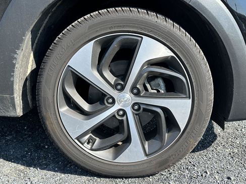 Used 2018 Hyundai Tucson Limited AWD/4WD image 10