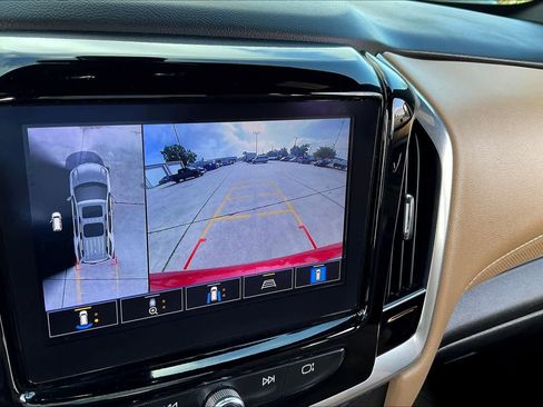 Used 2022 Chevrolet Traverse Premier image 23