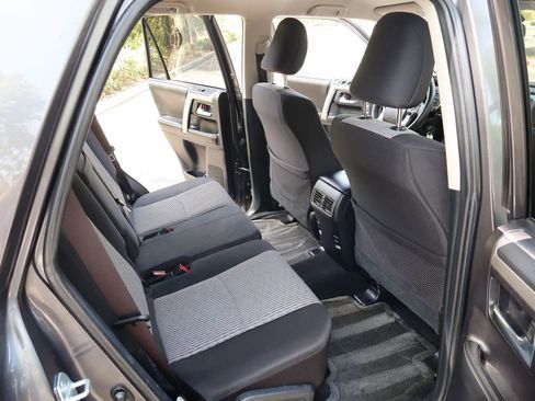 Used 2015 Toyota 4Runner SR5 image 21