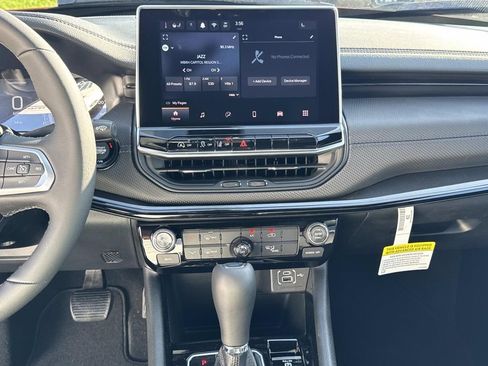 New 2026 Jeep Compass Latitude image 42