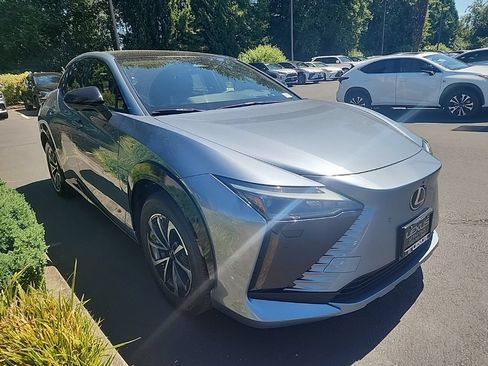 Certified 2023 Lexus RZ 450e Premium w/ Technology Package AWD/4WD image 8