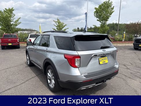 Used 2023 Ford Explorer XLT w/ Equipment Group 202A AWD/4WD image 9
