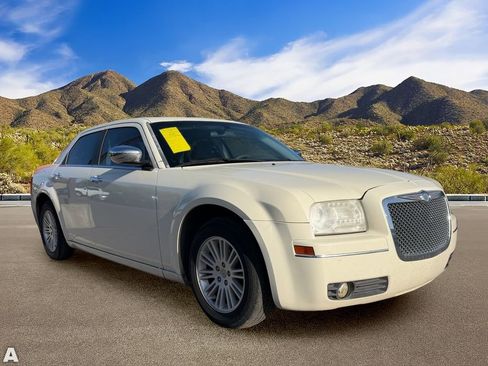 Used 2010 Chrysler 300 Touring image 5