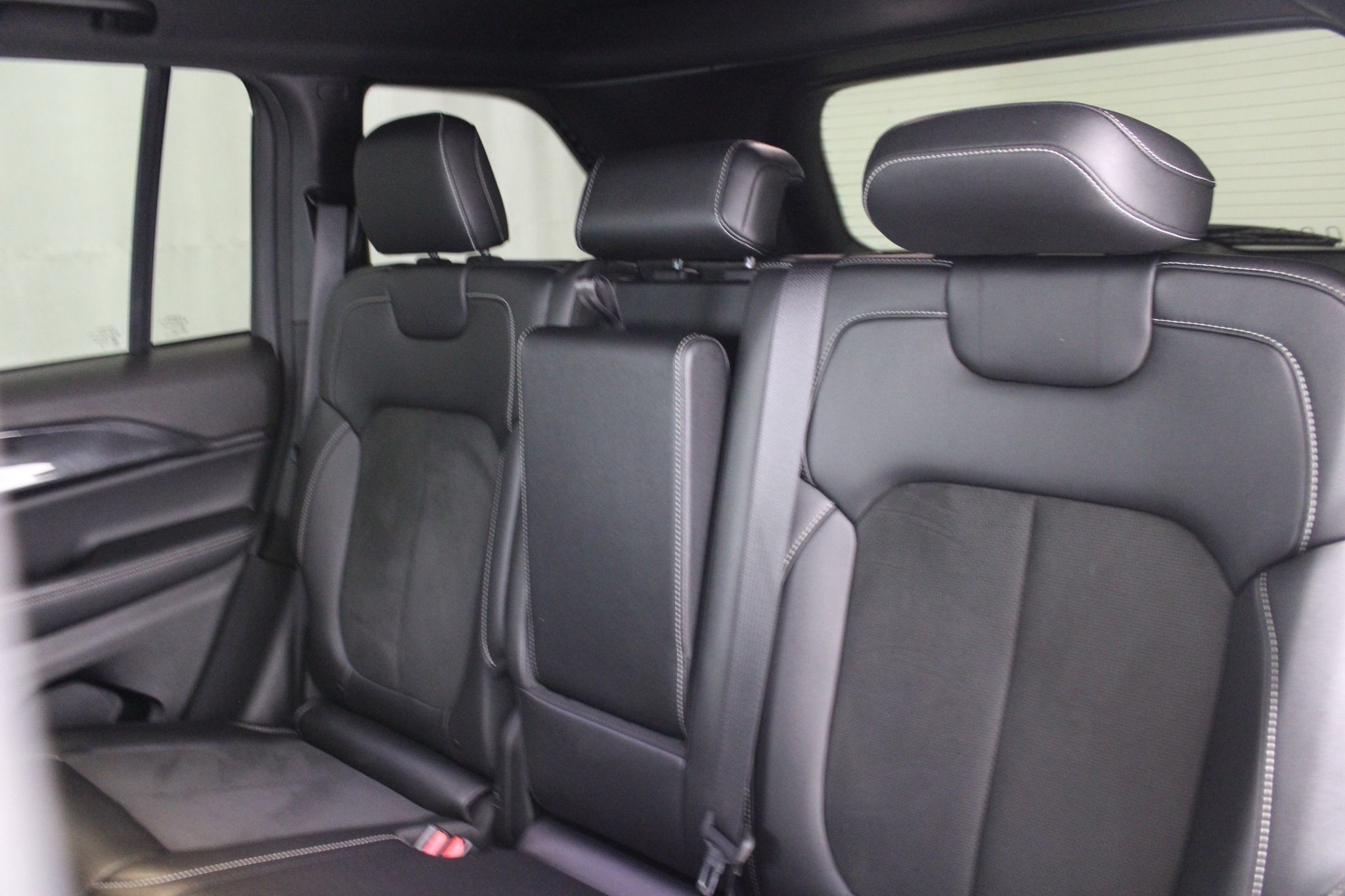 Used 2023 Jeep Grand Cherokee Altitude AWD/4WD image 18