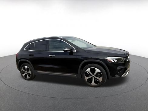 Used 2025 Mercedes-Benz GLA 250 image 2