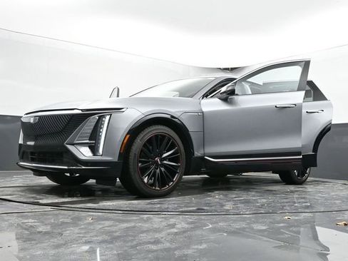New 2025 Cadillac Lyriq Luxury w/ LPO, Red Accent Package image 60