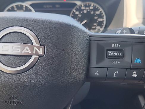Used 2025 Nissan Rogue SV AWD/4WD image 14