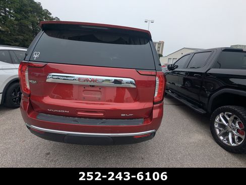 Used 2024 GMC Yukon SLT w/ SLT Luxury Package AWD/4WD image 5