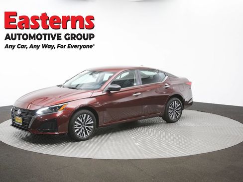 Used 2025 Nissan Altima 2.5 SV AWD/4WD image 52