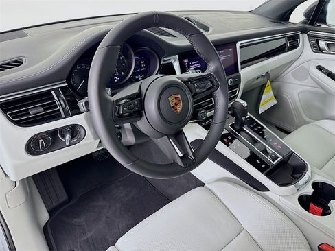 New 2026 Porsche Macan Turbo image 4