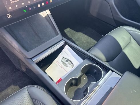 Used 2025 Tesla Model 3 Long Range image 9