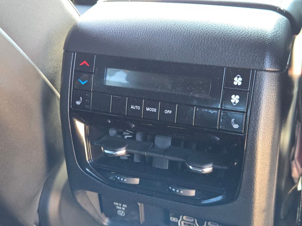 Certified 2025 Jeep Grand Cherokee L Limited w/ Black Appearance Package AWD/4WD image 13