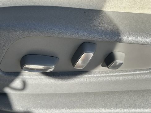 Used 2020 Cadillac XT5 Premium Luxury image 28