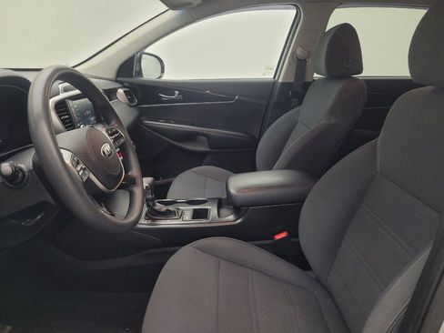 Used 2019 Kia Sorento AWD V6 image 17