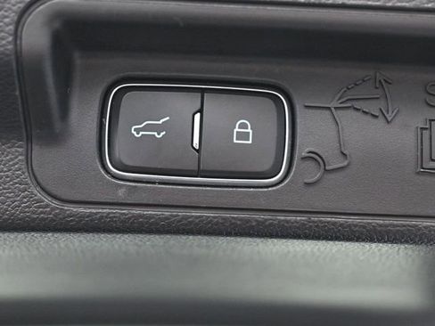 Used 2020 Ford Explorer XLT w/ Equipment Group 202A image 33