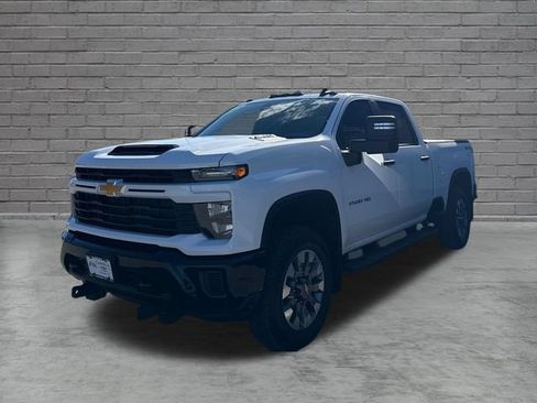 Used 2024 Chevrolet Silverado 2500 Custom w/ Custom Convenience Package AWD/4WD image 3
