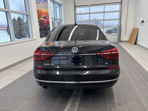 Used 2017 Volkswagen Passat 1.8T SE image 4