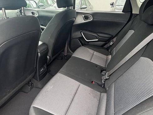 Used 2023 Kia Soul S FWD image 17