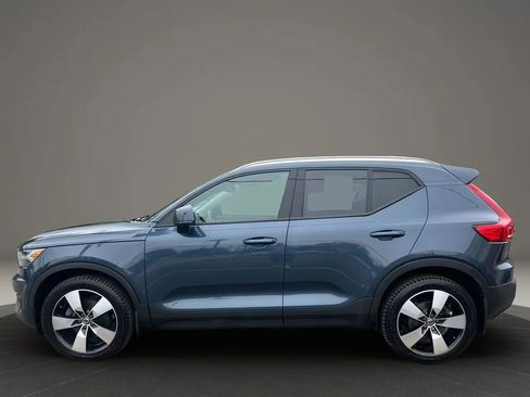 Used 2022 Volvo XC40 T5 Momentum w/ Premium Package AWD/4WD image 8