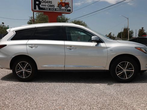 Used 2017 INFINITI QX60 Luxe w/ Premium Package AWD/4WD image 7
