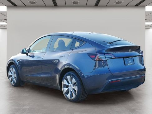 Used 2023 Tesla Model Y Long Range image 4