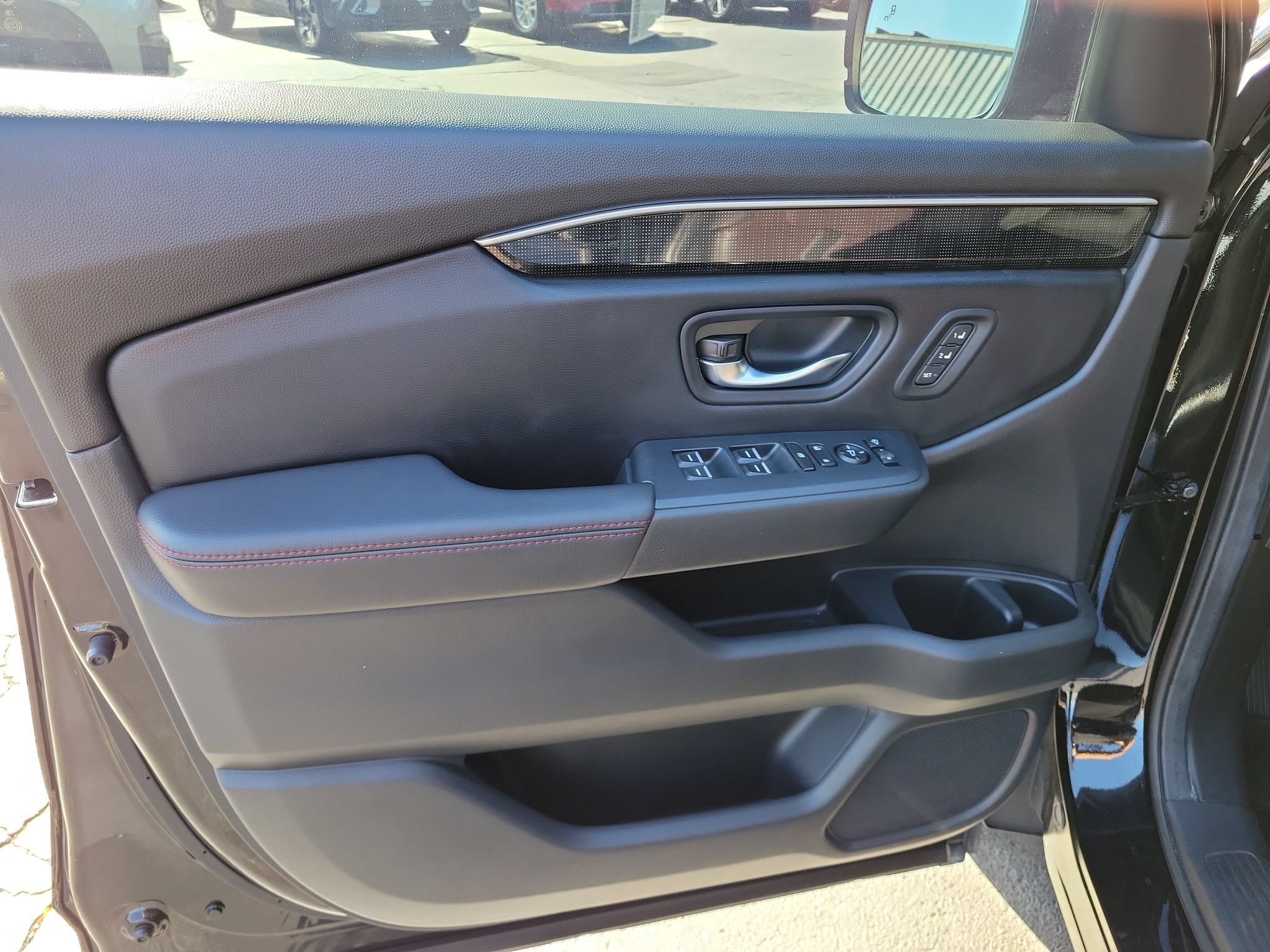 Used 2025 Honda Pilot Black Edition image 9