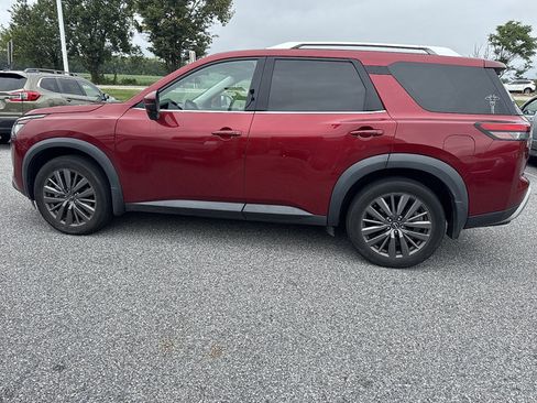 Certified 2024 Nissan Pathfinder SL w/ SL Premium Package AWD/4WD image 6