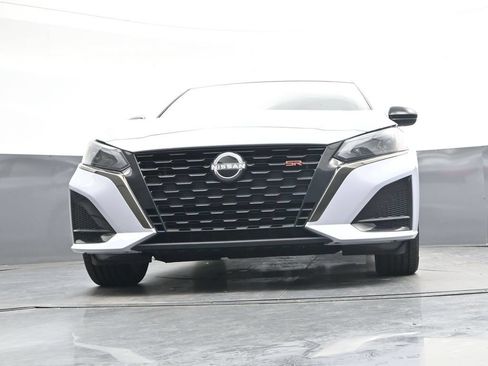 Used 2025 Nissan Altima 2.5 SR FWD image 41