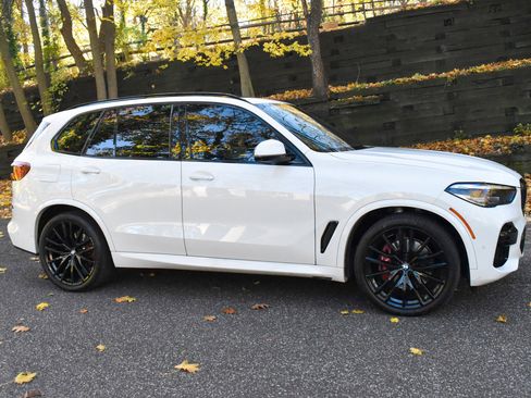 Used 2023 BMW X5 sDrive40i w/ M Sport Package image 12