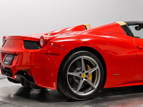 Used 2013 Ferrari 458 Spider RWD image 13