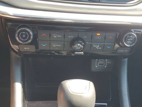 Used 2024 Jeep Compass Limited w/ Sun and Sound Group AWD/4WD image 27