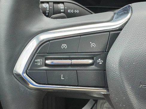Used 2025 Chevrolet Equinox LT w/ Convenience Package II FWD image 23