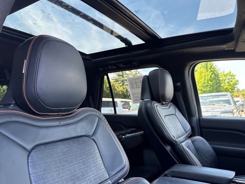Certified 2024 Lincoln Navigator Black Label AWD/4WD image 18