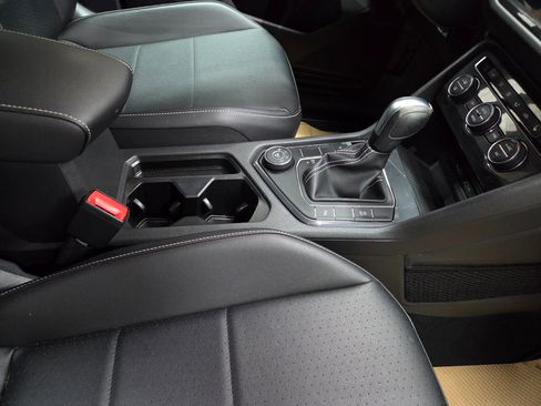 Used 2021 Volkswagen Tiguan SE R-Line image 27