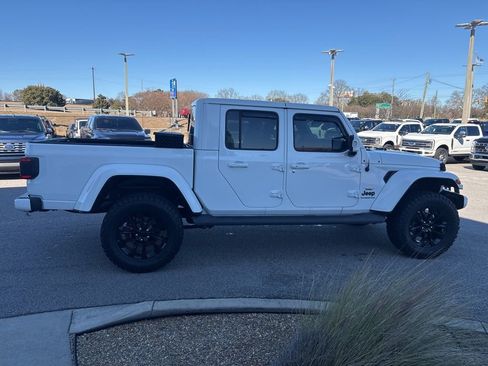 Used 2022 Jeep Gladiator Overland image 6