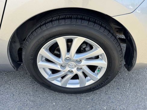 Used 2012 MAZDA MAZDA3 i Touring FWD image 32