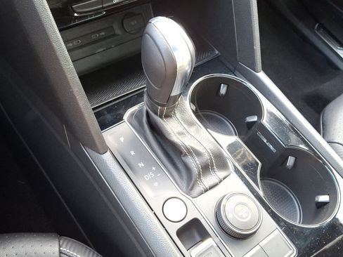 Certified 2021 Volkswagen Atlas Cross Sport SEL image 16